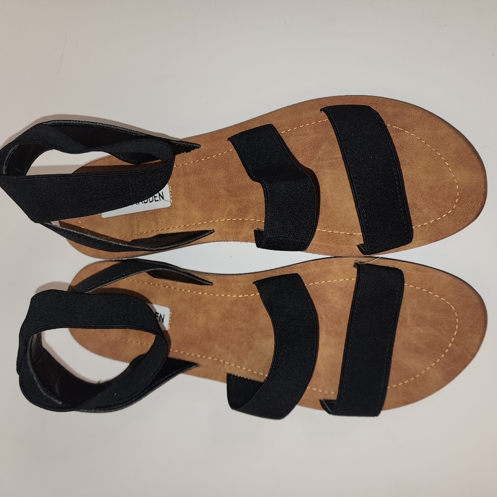 Steve Madden Black and Tan Sandals